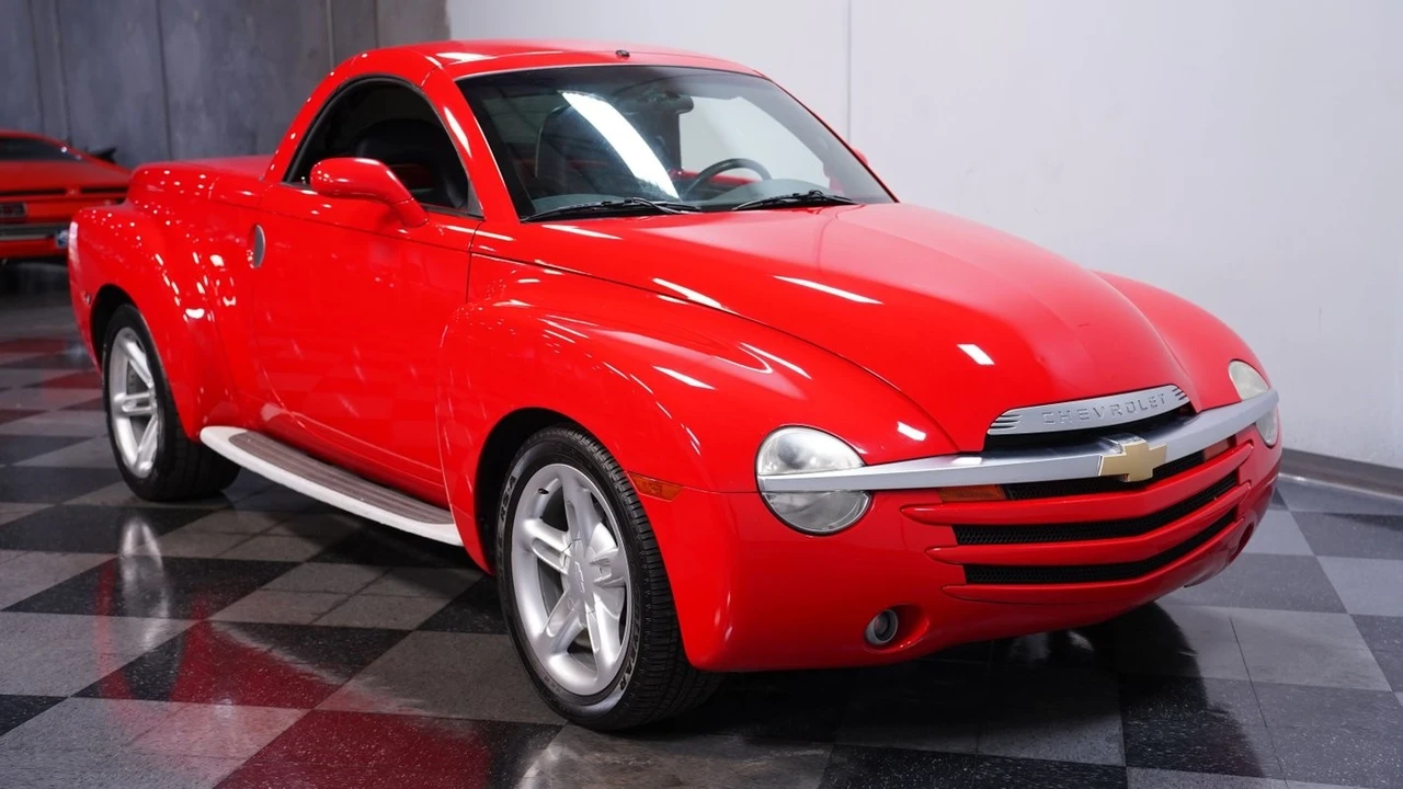 2005 Chevrolet SSR - Image 16 of 21