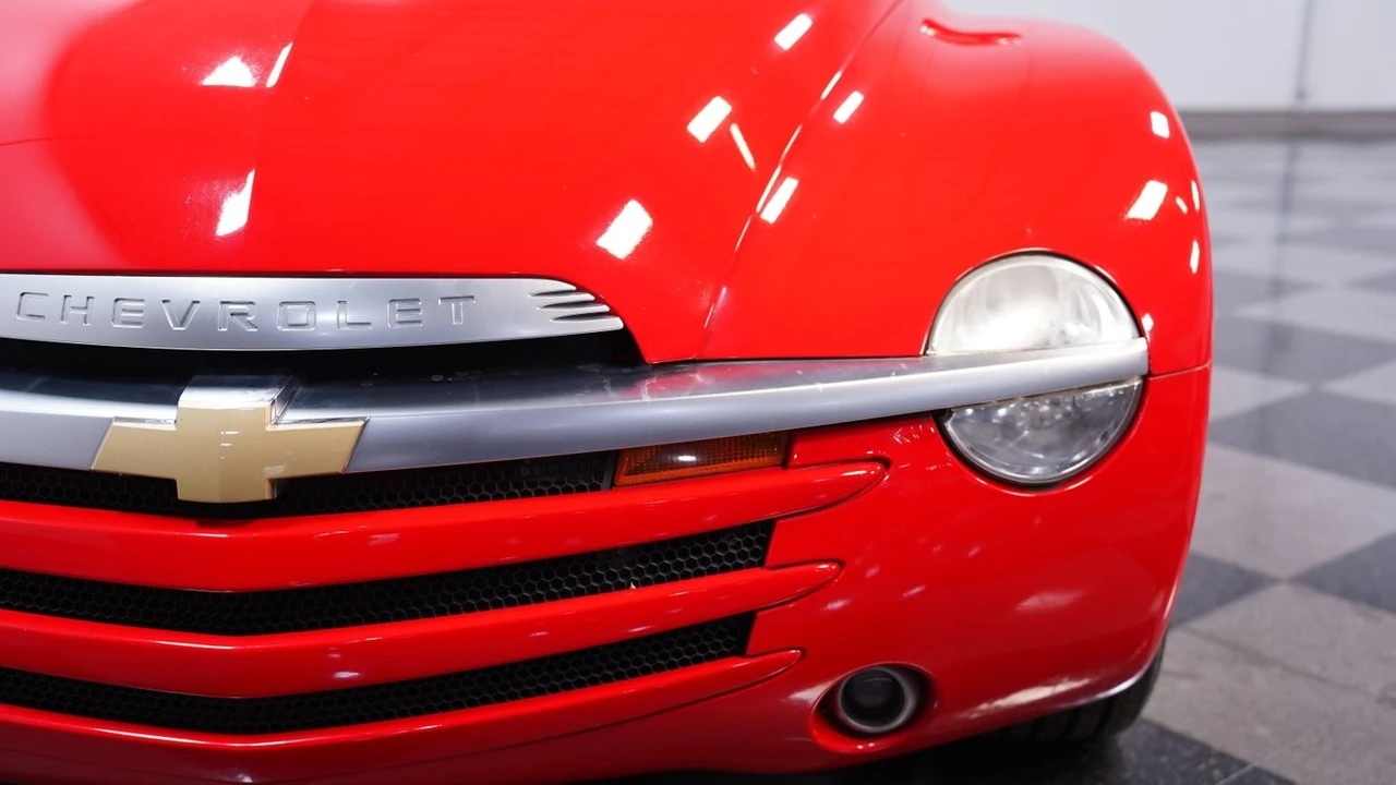 2005 Chevrolet SSR - Image 20 of 21