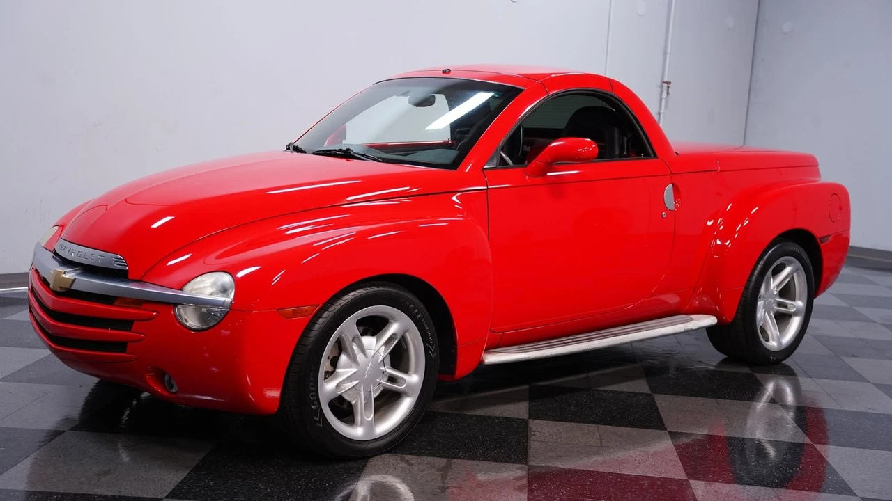 2005 Chevrolet SSR - Image 7 of 12
