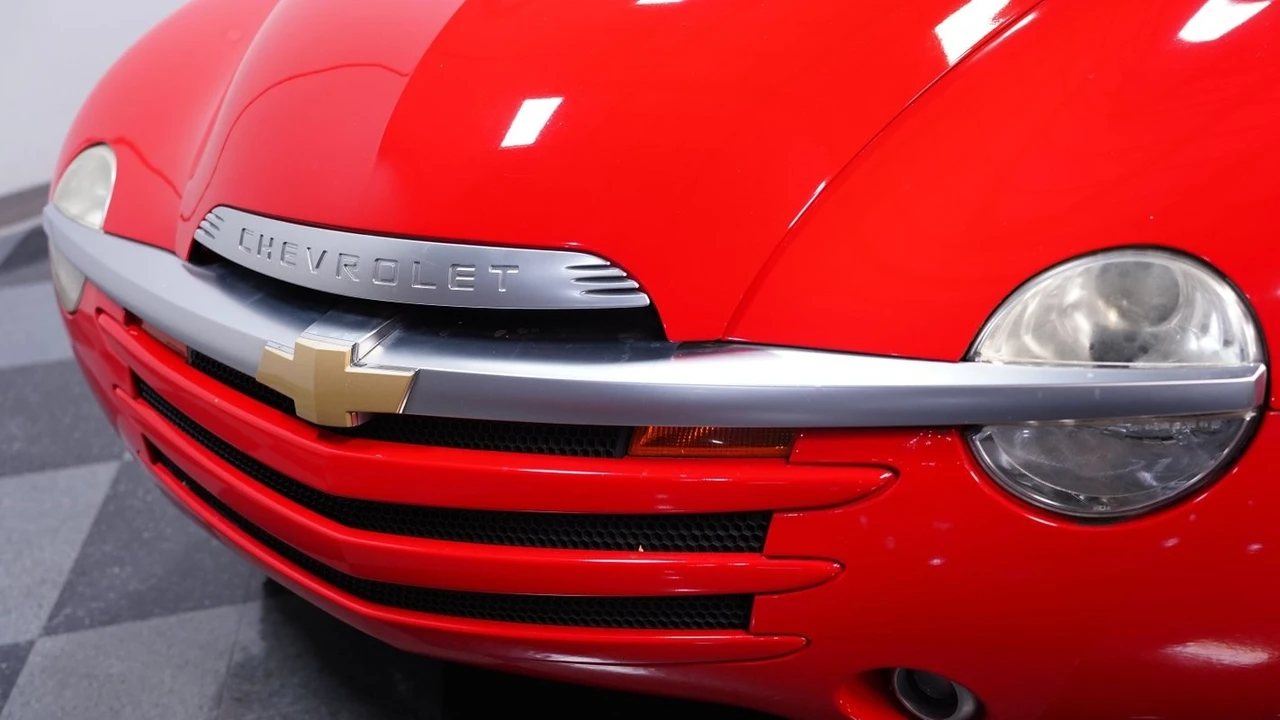 2005 Chevrolet SSR - Image 19 of 21