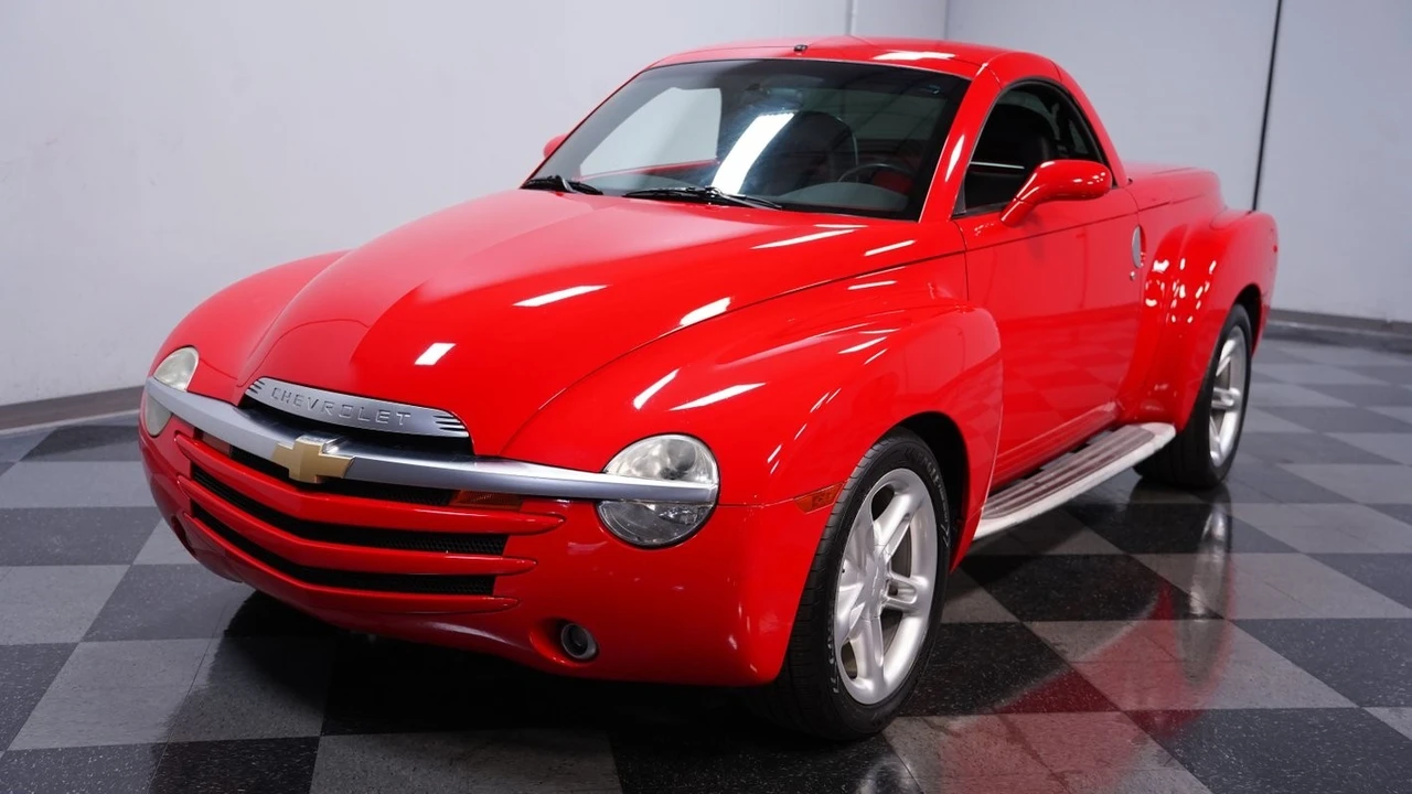 2005 Chevrolet SSR - Image 18 of 21
