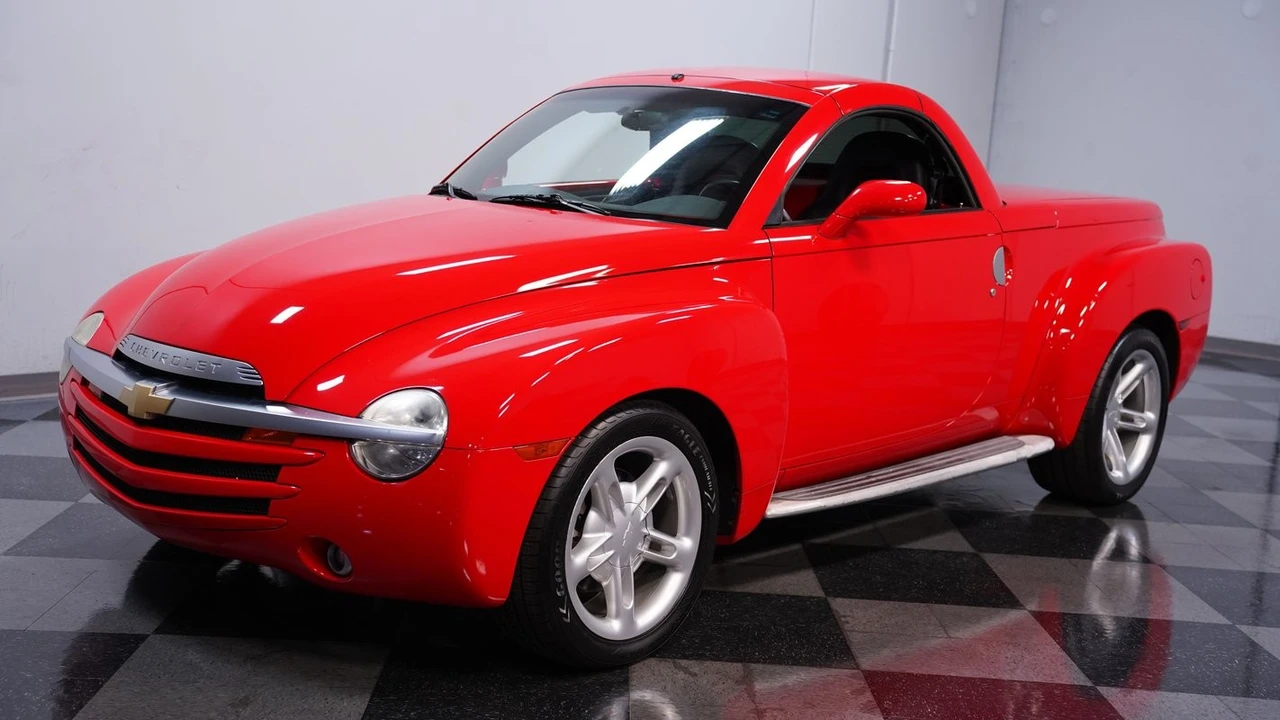 2005 Chevrolet SSR - Image 6 of 12
