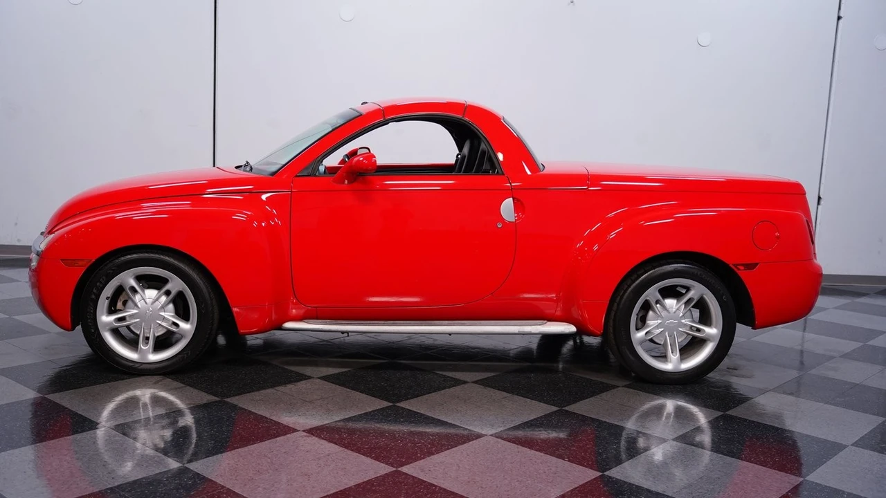 2005 Chevrolet SSR - Image 3 of 12