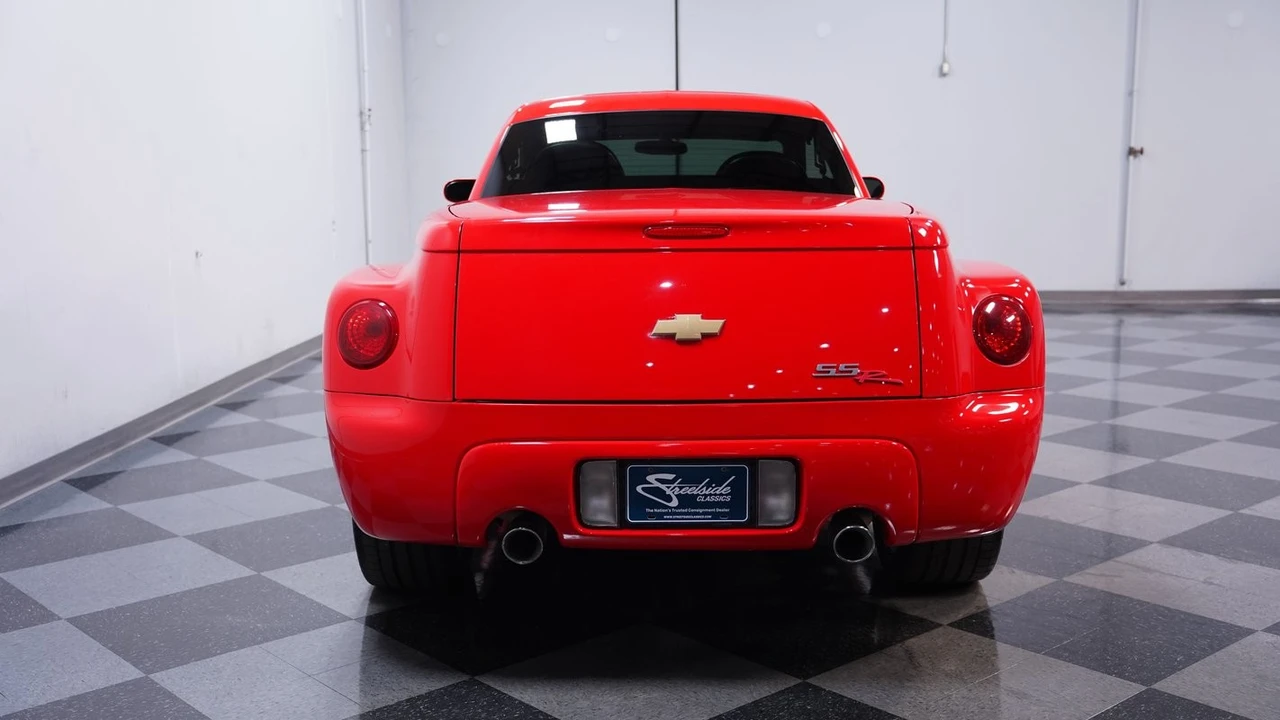 2005 Chevrolet SSR - Image 10 of 12