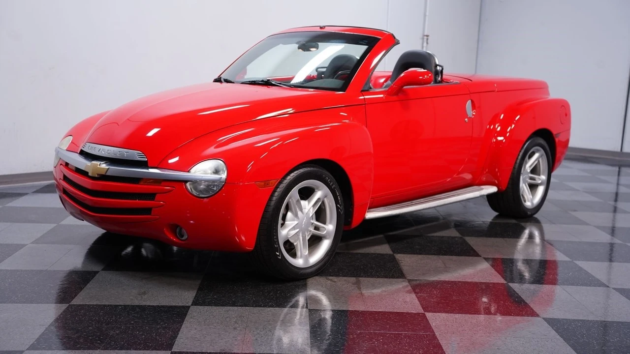 2005 Chevrolet SSR - Image 3 of 21