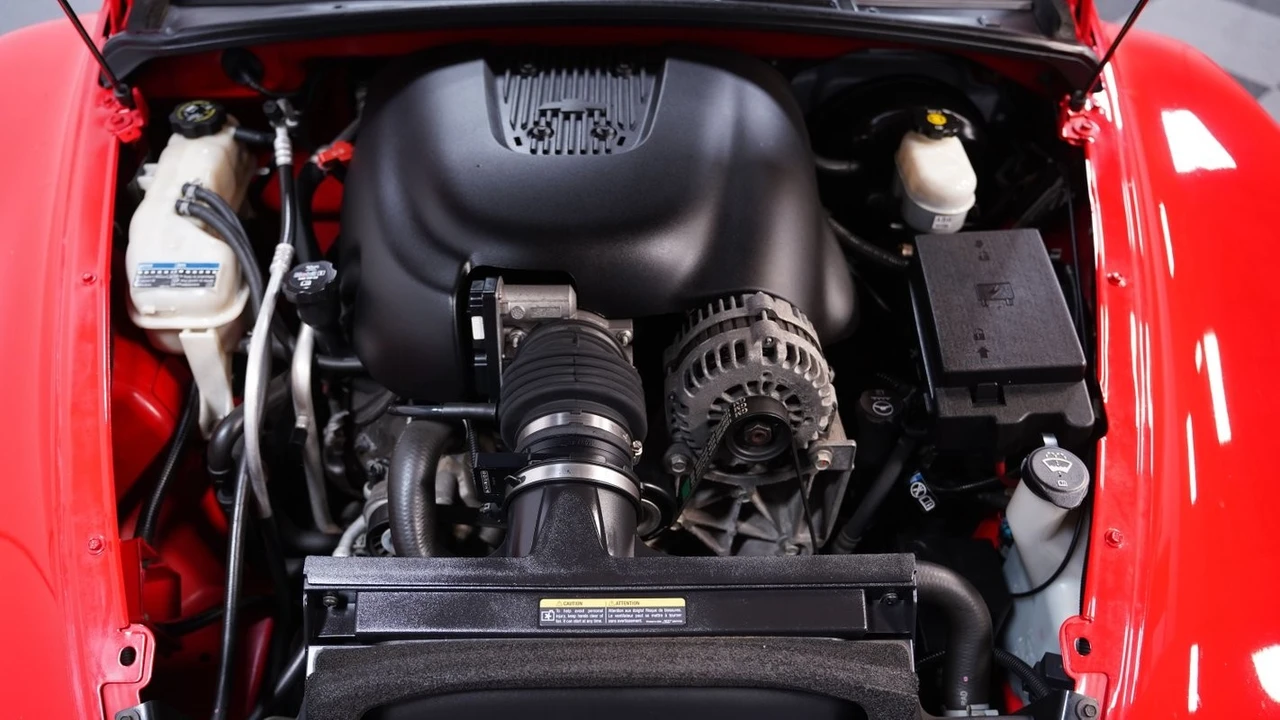 2005 Chevrolet SSR - Image 5 of 21