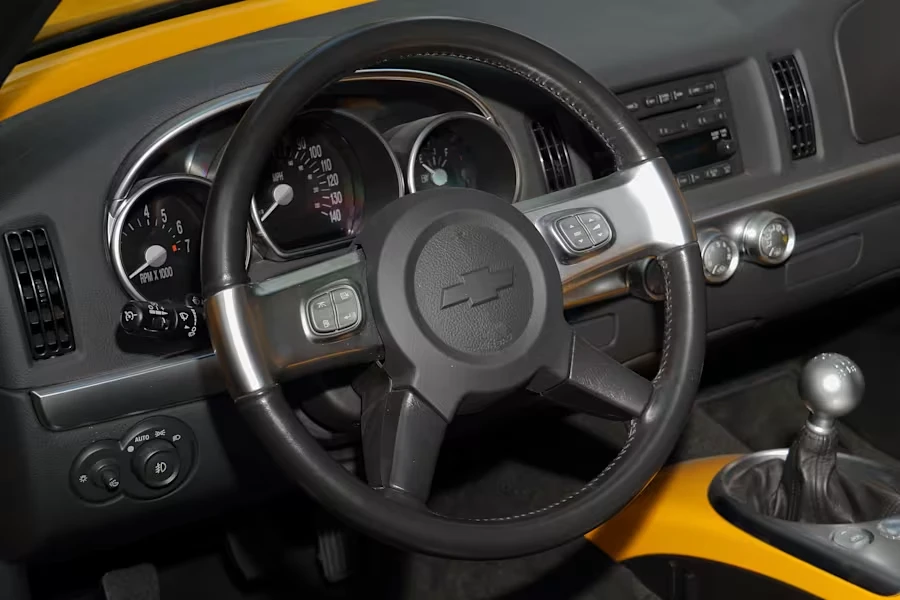 2005 Chevrolet SSR - Image 15 of 27