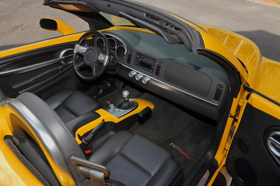 2005 Chevrolet SSR - Image 13 of 27