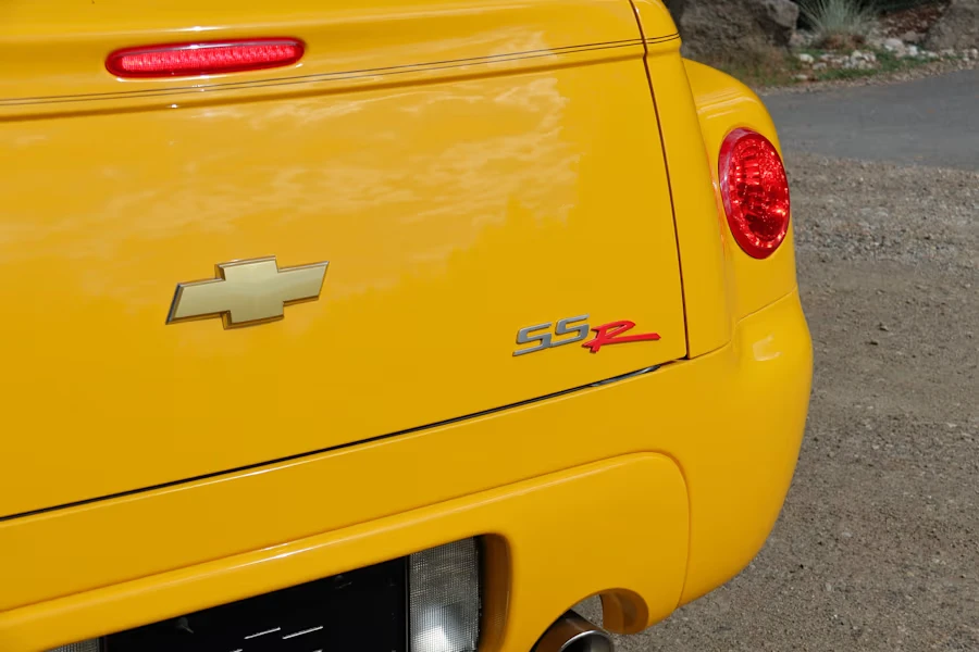 2005 Chevrolet SSR - Image 11 of 27