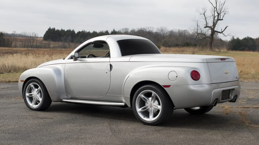 2005 Chevrolet SSR - Image 3 of 12