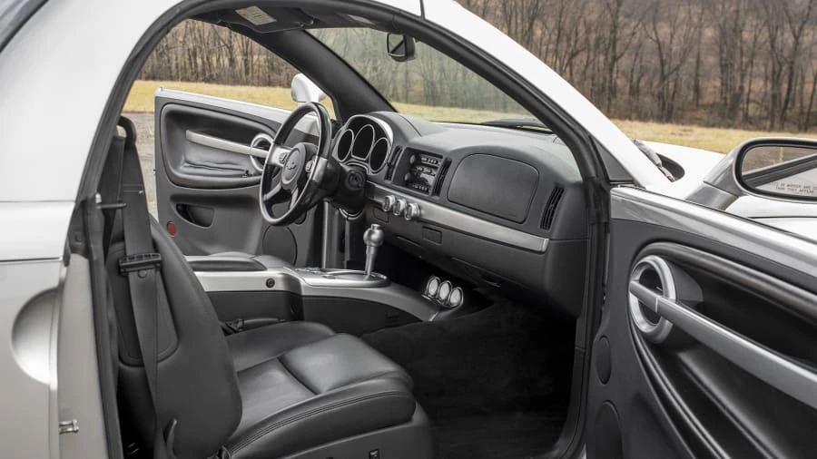 2005 Chevrolet SSR - Image 5 of 12
