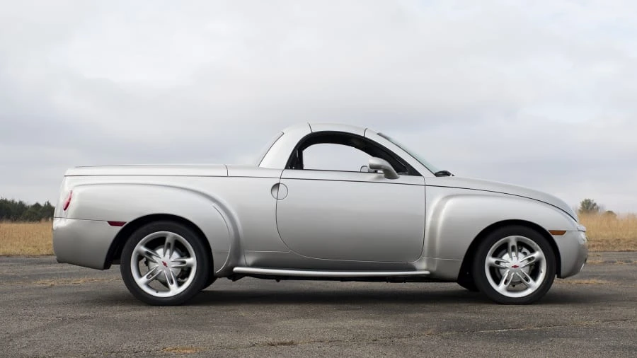 2005 Chevrolet SSR - Image 11 of 12