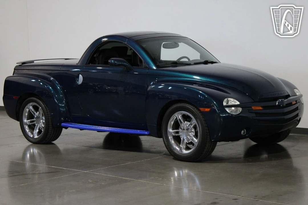 2005 Chevrolet SSR - Image 12 of 31