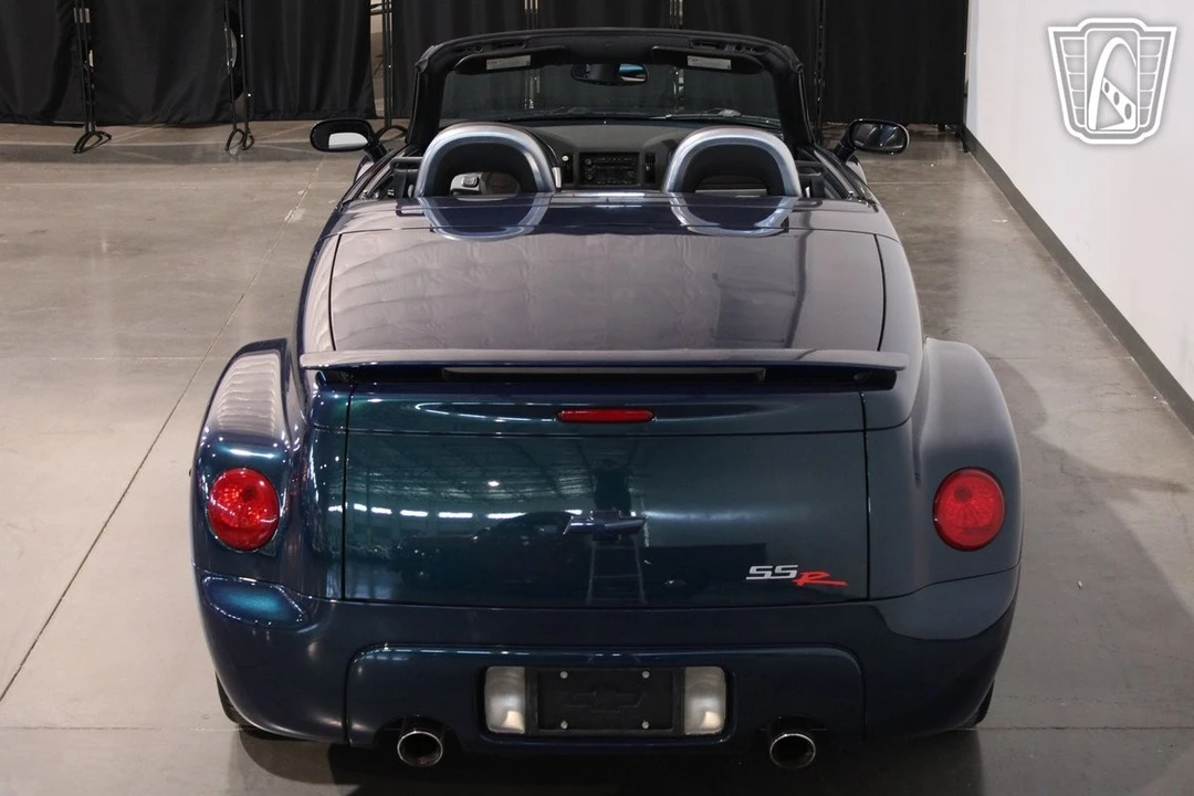 2005 Chevrolet SSR - Image 20 of 21