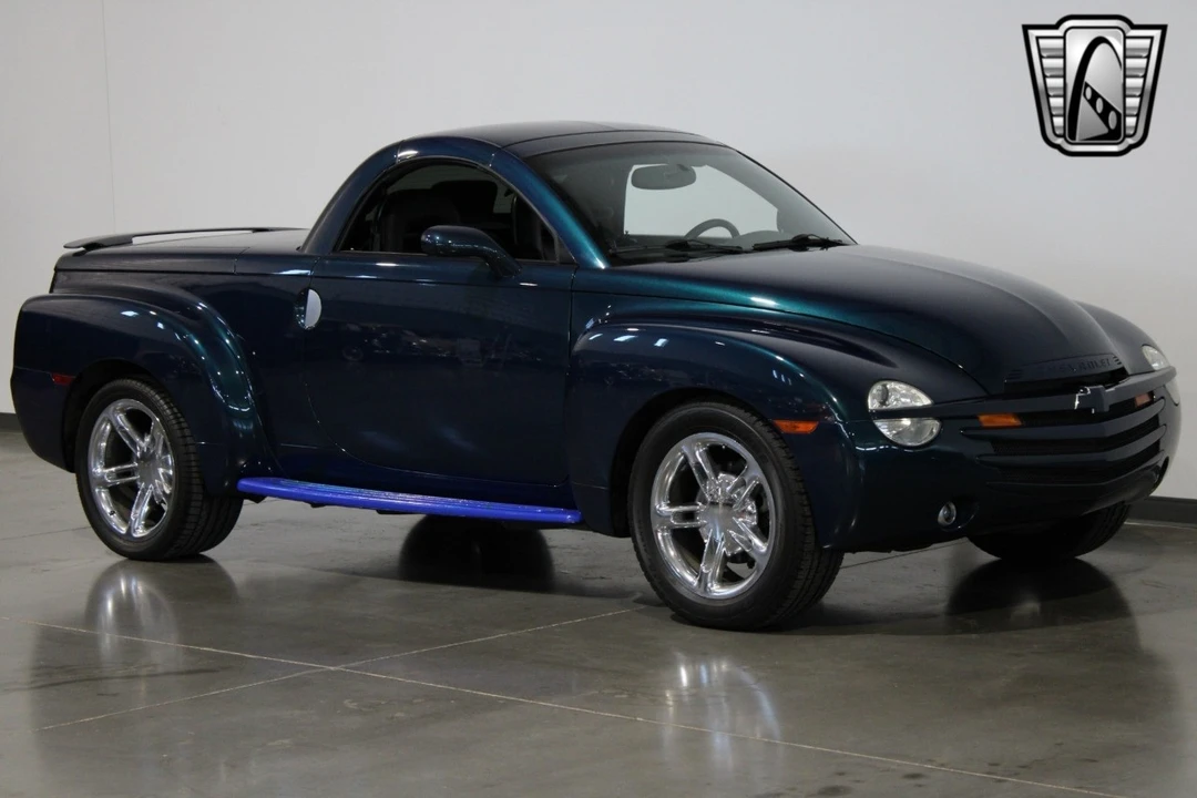 2005 Chevrolet SSR - Image 13 of 21