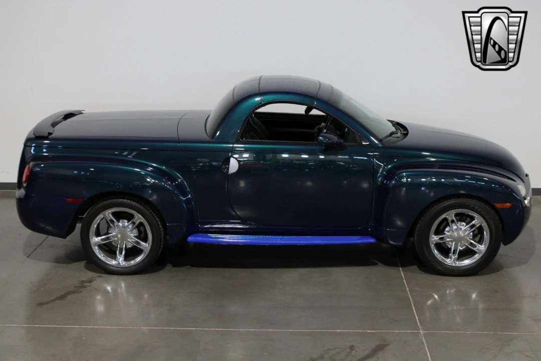 2005 Chevrolet SSR - Image 10 of 12