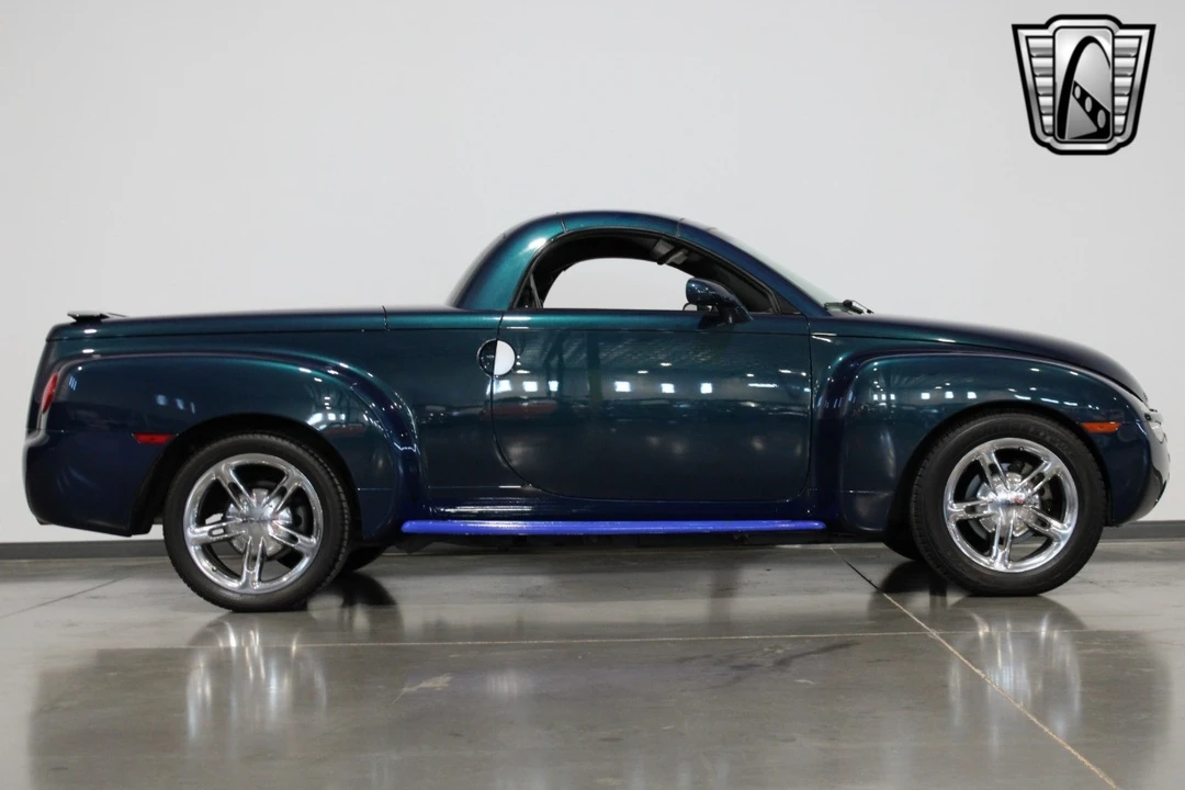 2005 Chevrolet SSR - Image 18 of 21