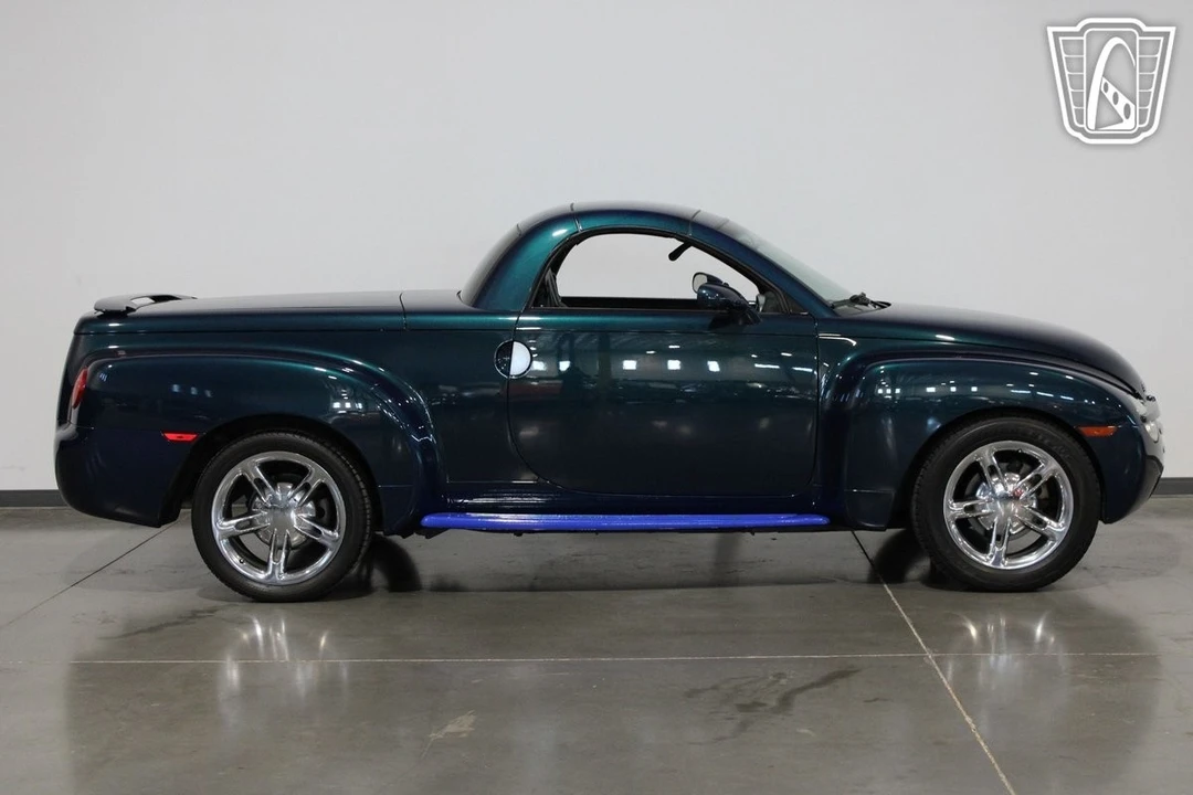 2005 Chevrolet SSR - Image 14 of 21