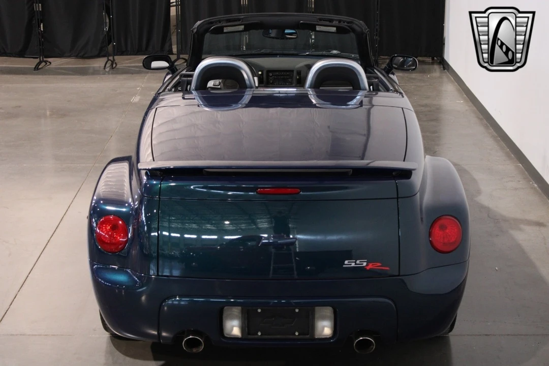 2005 Chevrolet SSR - Image 20 of 21