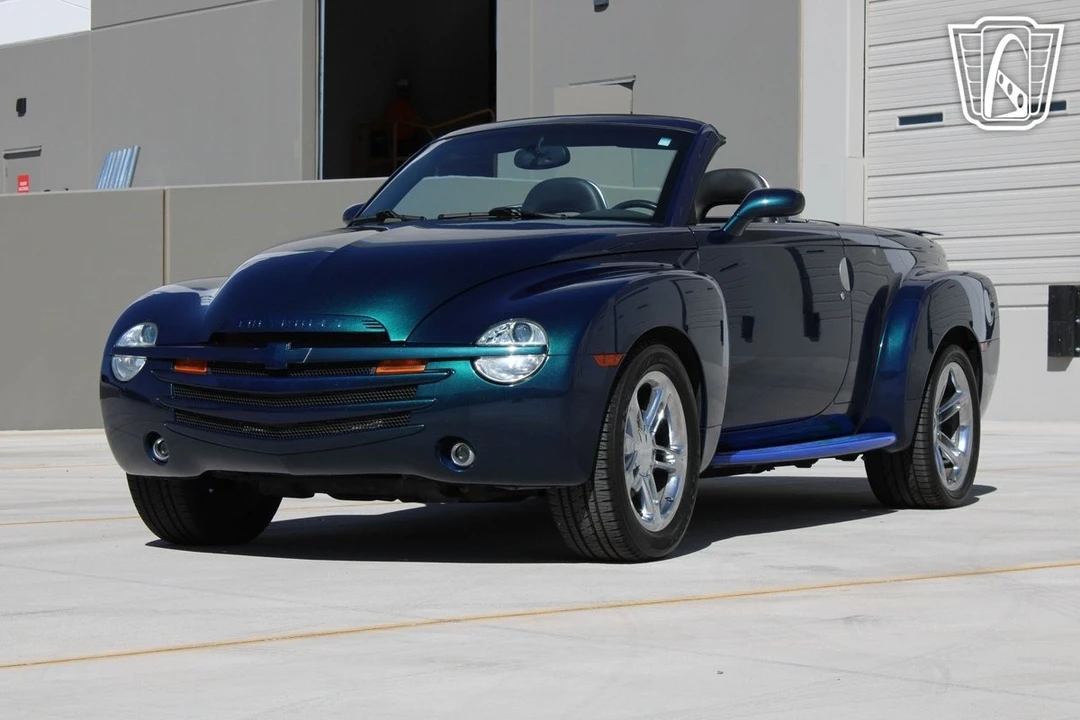 2005 Chevrolet SSR - Image 3 of 12