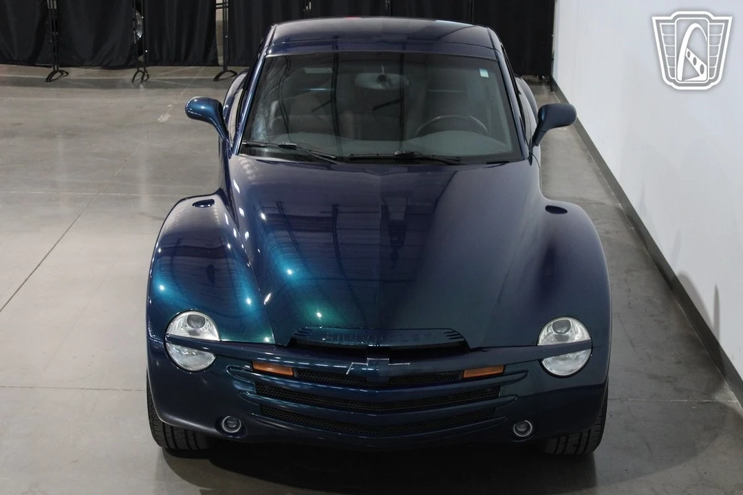 2005 Chevrolet SSR - Image 8 of 12