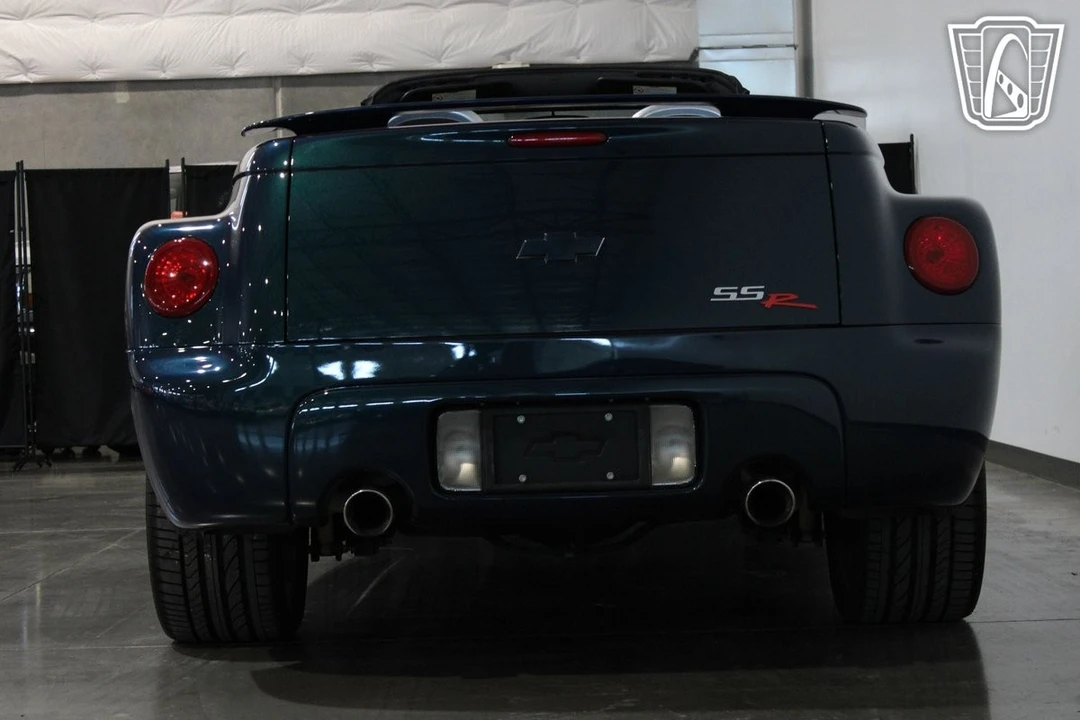 2005 Chevrolet SSR - Image 30 of 31