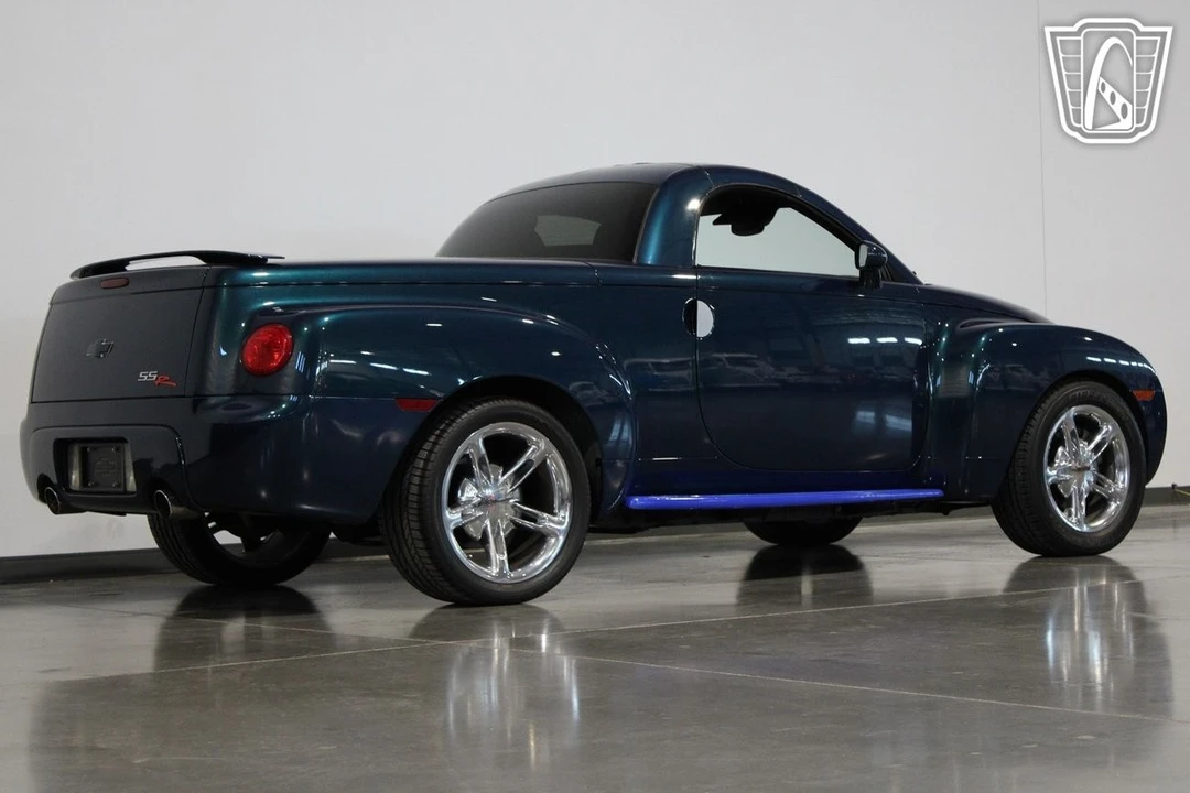 2005 Chevrolet SSR - Image 19 of 21