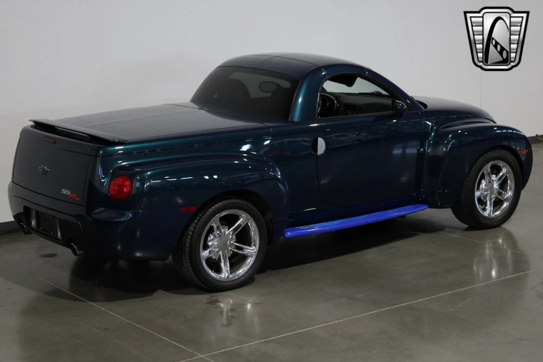 2005 Chevrolet SSR - Image 11 of 12