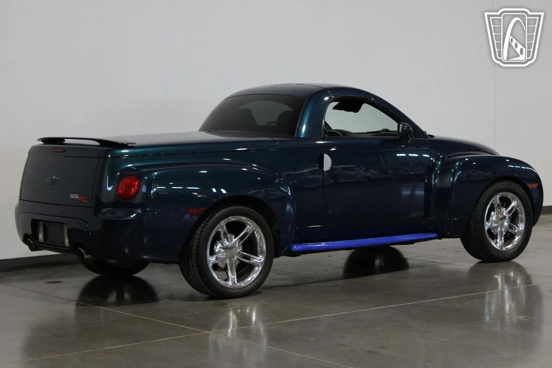 2005 Chevrolet SSR - Image 15 of 21