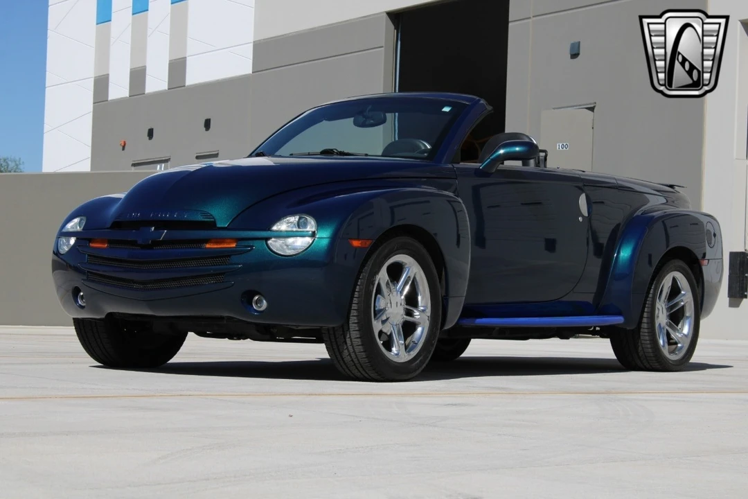 2005 Chevrolet SSR - Image 4 of 12