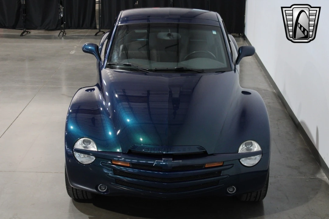 2005 Chevrolet SSR - Image 8 of 12