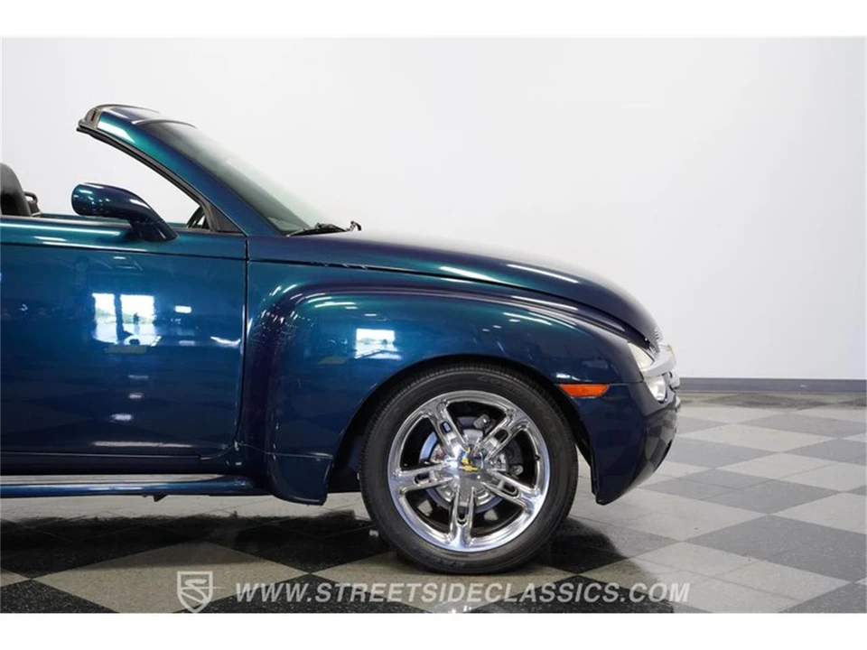 2005 Chevrolet SSR - Image 29 of 31