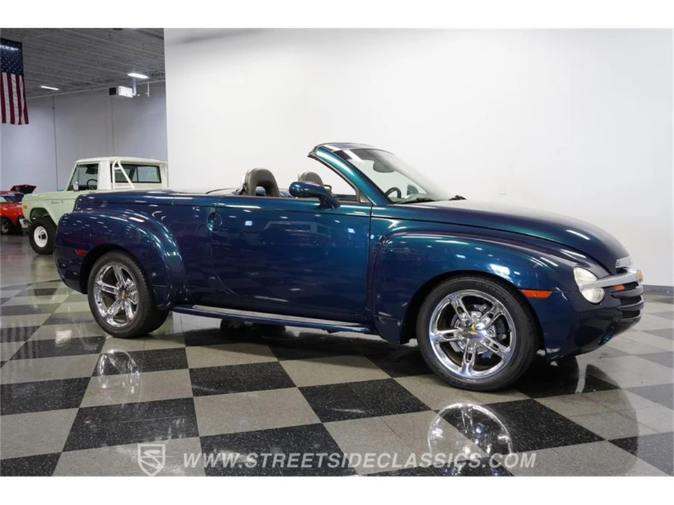 2005 Chevrolet SSR - Image 14 of 31