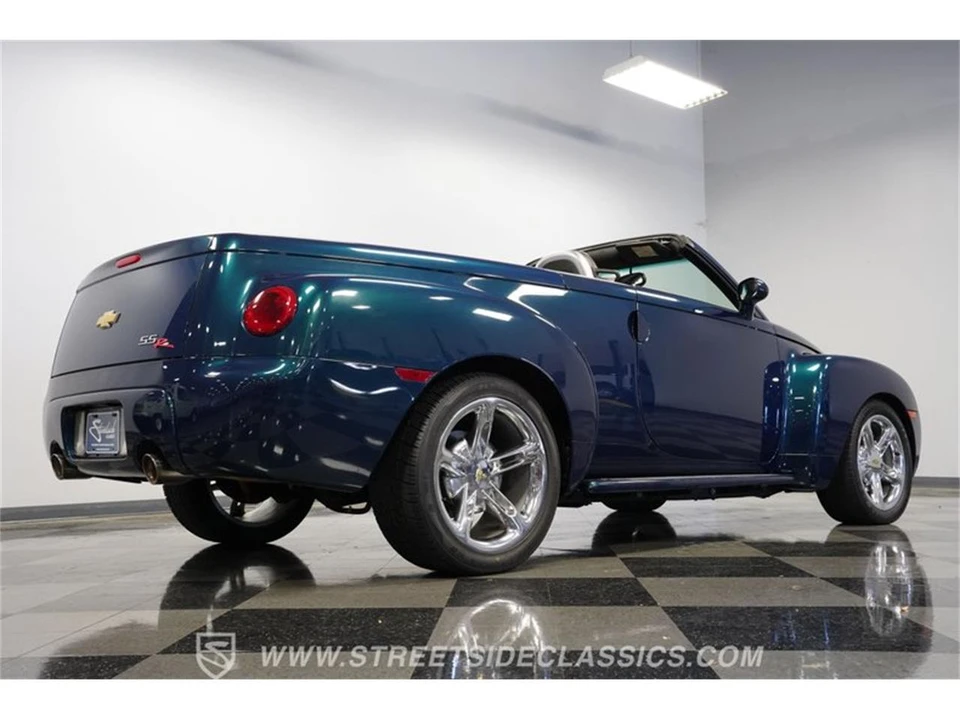 2005 Chevrolet SSR - Image 26 of 31