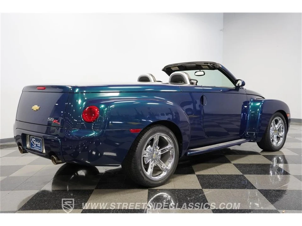2005 Chevrolet SSR - Image 11 of 31