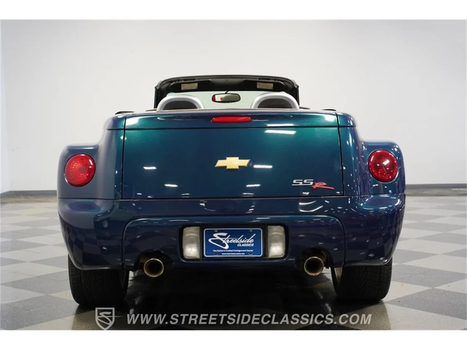 2005 Chevrolet SSR - Image 9 of 31