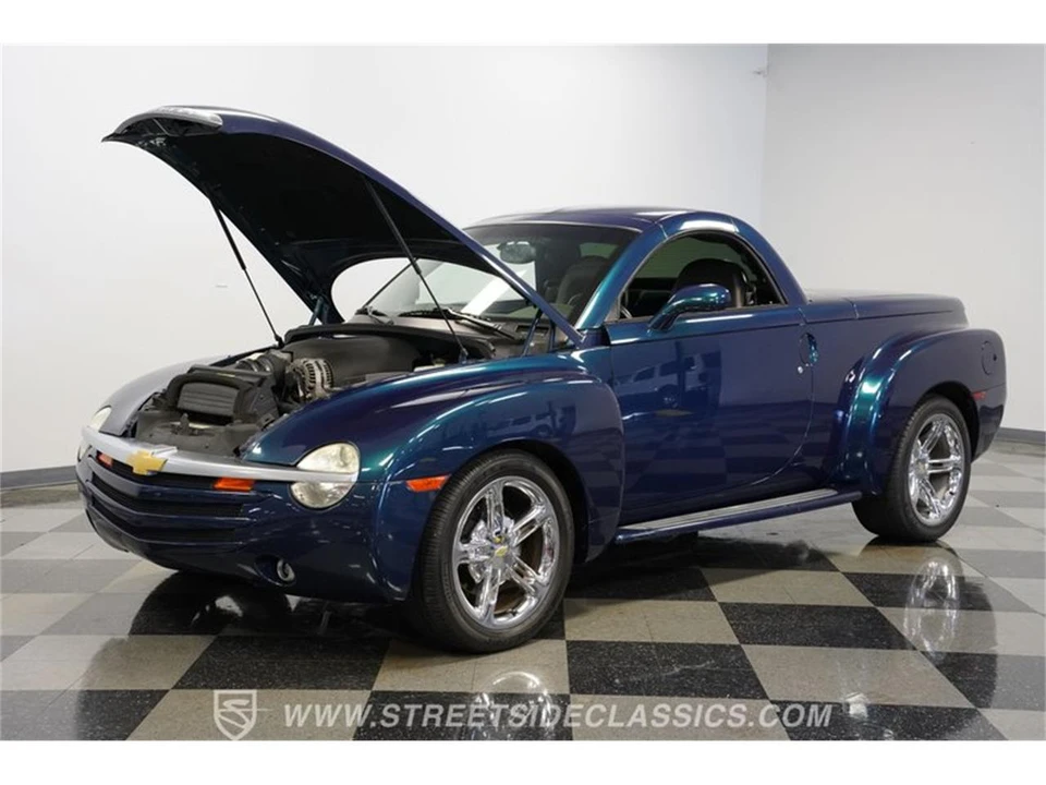 2005 Chevrolet SSR - Image 30 of 31