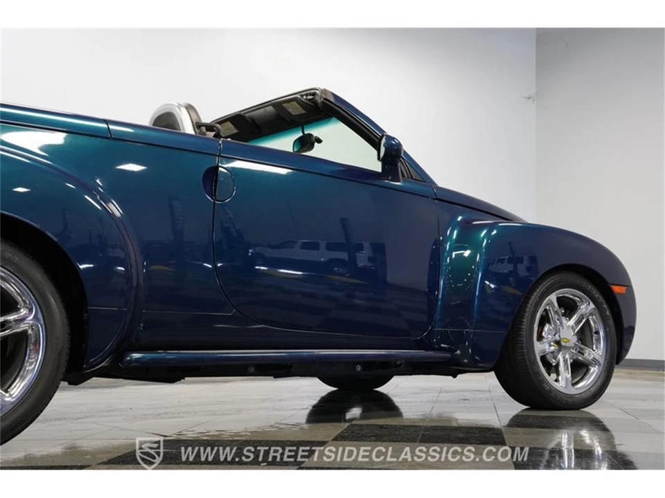 2005 Chevrolet SSR - Image 27 of 31