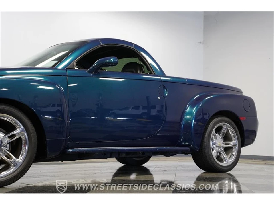 2005 Chevrolet SSR - Image 21 of 31