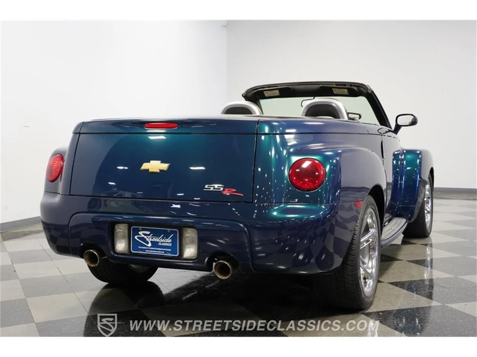 2005 Chevrolet SSR - Image 10 of 31