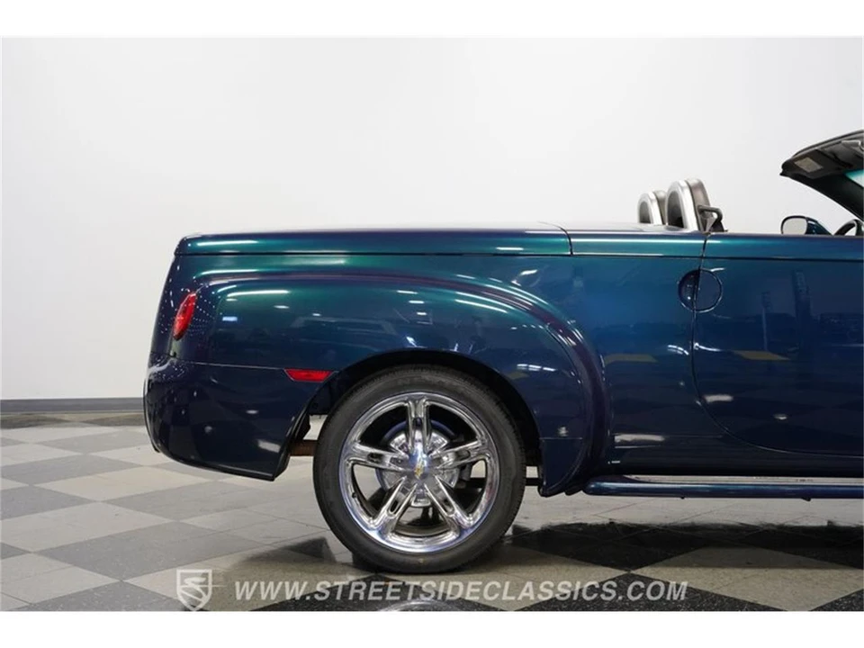 2005 Chevrolet SSR - Image 28 of 31