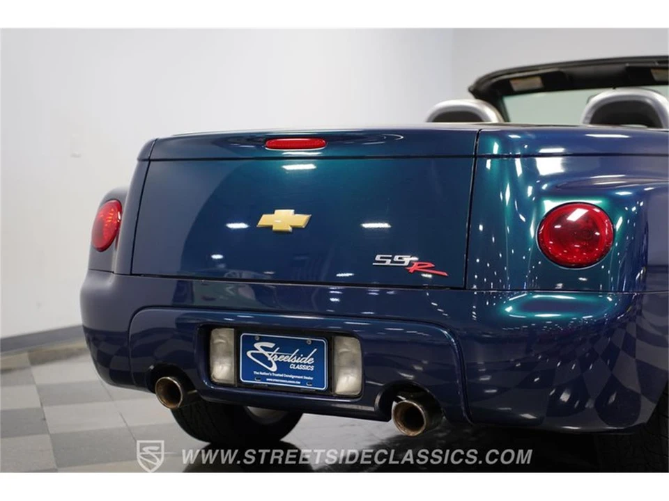 2005 Chevrolet SSR - Image 25 of 31