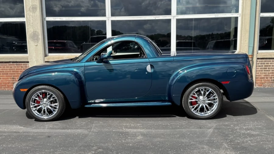 2005 Chevrolet SSR - Image 5 of 15