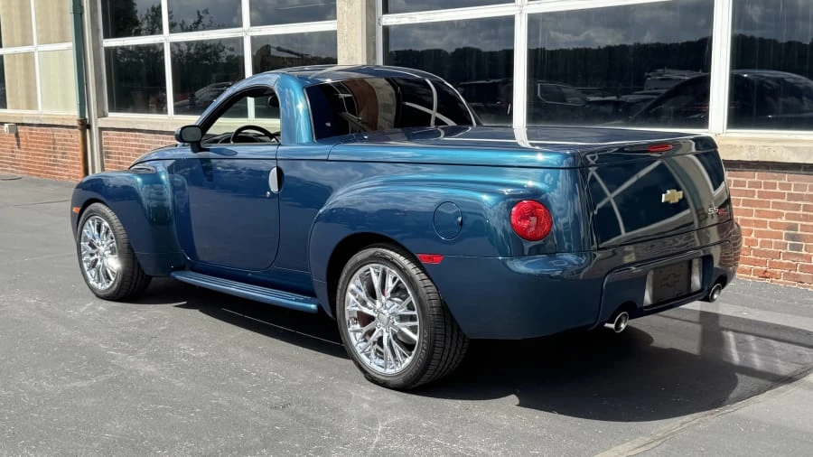 2005 Chevrolet SSR - Image 6 of 15
