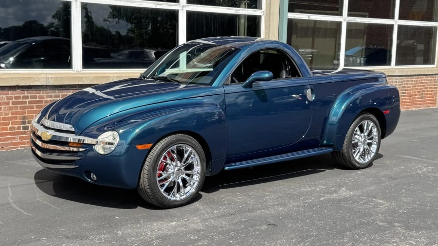 2005 Chevrolet SSR - Image 4 of 15