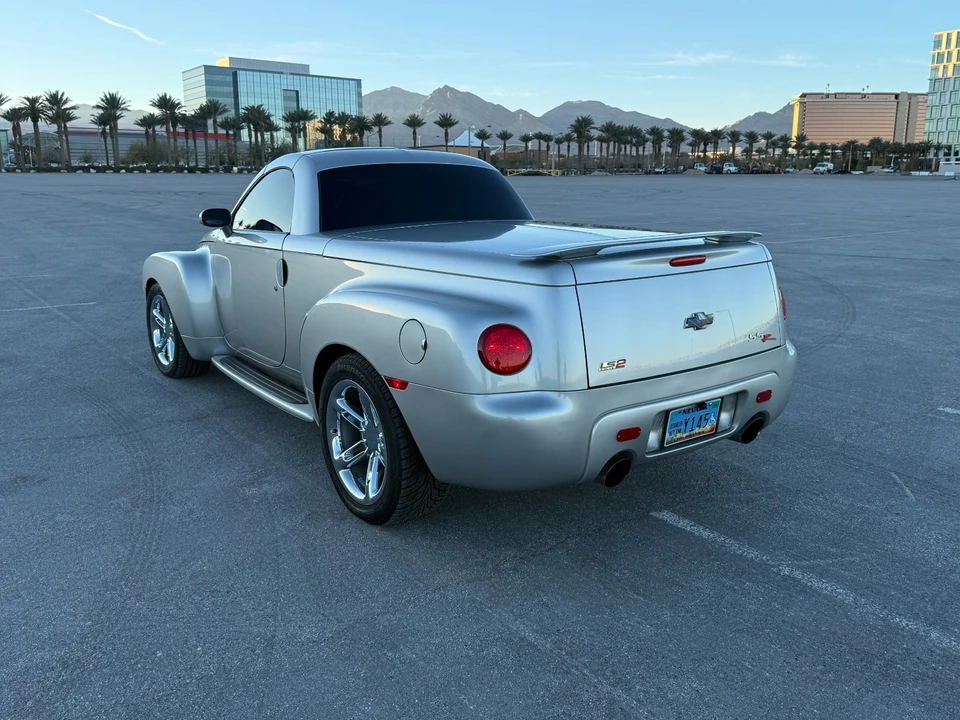 2005 Chevrolet SSR - Image 15 of 31