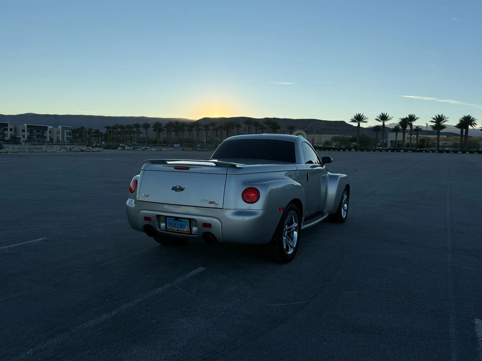 2005 Chevrolet SSR - Image 14 of 31