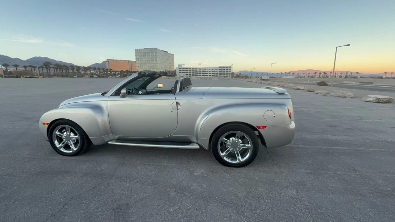 2005 Chevrolet SSR - Image 20 of 31