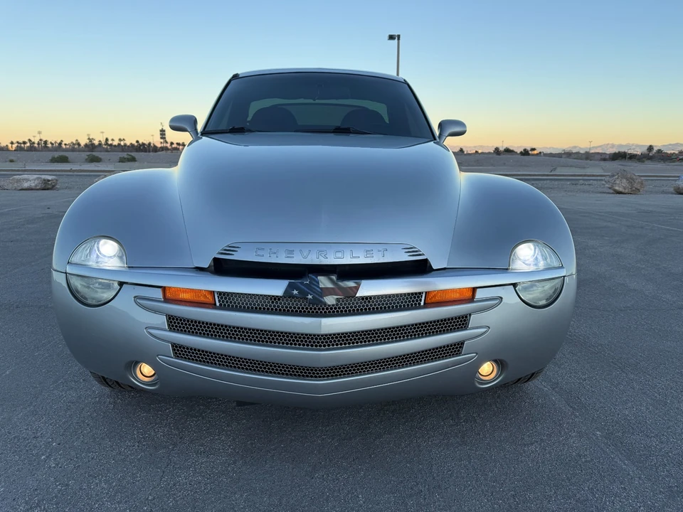 2005 Chevrolet SSR - Image 6 of 31