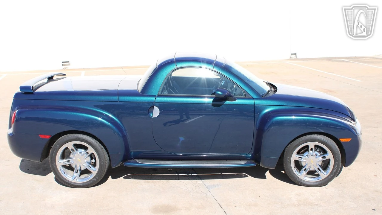 2005 Chevrolet SSR - Image 18 of 21